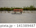 ひとりぼっちの、二人用ベンチ4 141389487