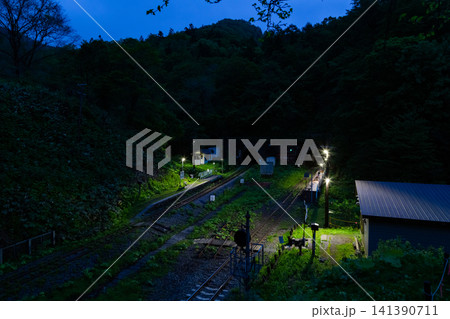 JR室蘭本線・小幌駅（北海道：2022年5月） 141390711
