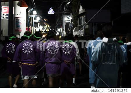 茅ヶ崎 浜降祭に向かう漢達の背中 茅ヶ崎 浜降祭に向かう漢達の背中 141391875