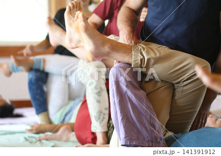 ボディワークの講習会の様子 141391912
