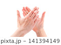 ハイタッチする手_白背景_ハンドパーツ_切り抜き 141394149