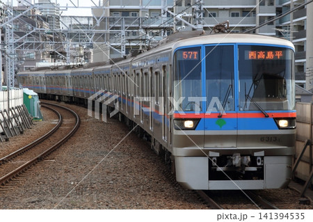 蓮根駅に進入する都営三田線6300形 6313F 蓮根駅に進入する都営三田線6300形 6313F 141394535