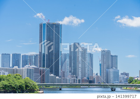 「東京都」高層マンションと隅田川の風景 中央区 「東京都」高層マンションと隅田川の風景 中央区 141399717