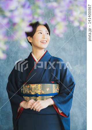 付下げを着た女性 和装 着物 訪問着 付下げを着た女性 和装 着物 訪問着 141400867