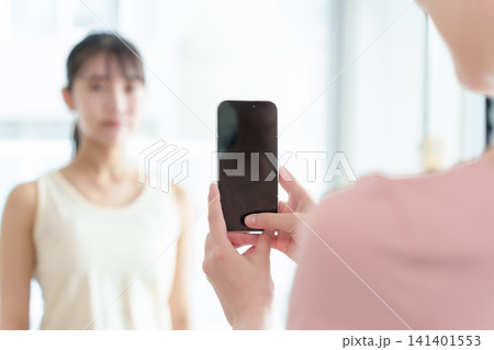 ピラティス　姿勢　撮影　スマートフォン 141401553