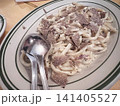 トリュフを添えた濃厚クリームソースパスタ 141405527