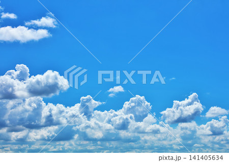 夏の青空と雲 141405634