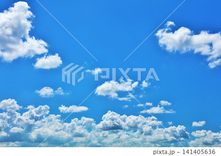 夏の青空と雲 141405636