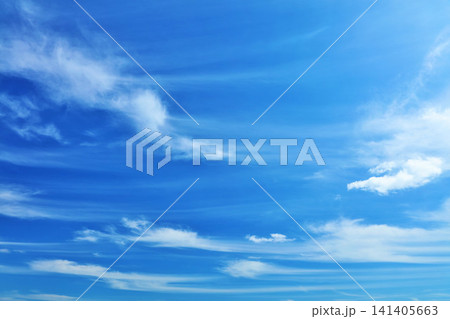 秋の青空と雲 秋の青空と雲 141405663