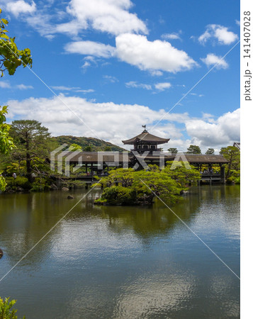 平安神宮 東神苑 泰平閣と栖鳳池 平安神宮 東神苑 泰平閣と栖鳳池 141407028