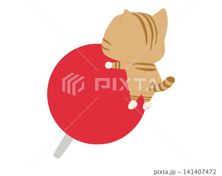画鋲に乗る茶トラ猫 141407472