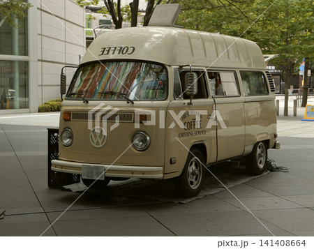 レトロなキッチンカー 141408664