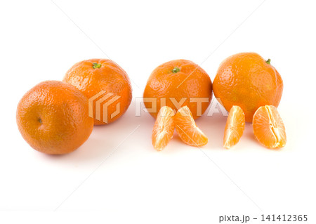 fresh mandarines isolated on white background. Oranges are arranged in rows. Placed on a white background. 141412365