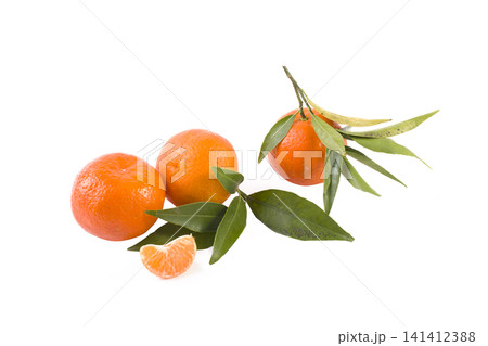 fresh mandarines isolated on white background. Oranges are arranged in rows. Placed on a white background. fresh mandarines isolated on white background. Oranges are arranged in rows. Placed on a white background. 141412388