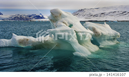 Drift floating Ice, Nordvest-Spitsbergen National Park, Arctic Drift floating Ice, Nordvest-Spitsbergen National Park, Arctic 141416107