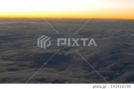 飛行機から見た雲の世界 飛行機から見た雲の世界 141418150