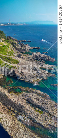 福井県・東尋坊を空撮した柱状節理の絶景と日本海 141420567