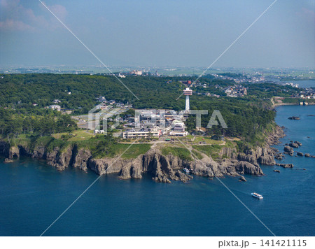 福井県・東尋坊を空撮した柱状節理の絶景と日本海 福井県・東尋坊を空撮した柱状節理の絶景と日本海 141421115