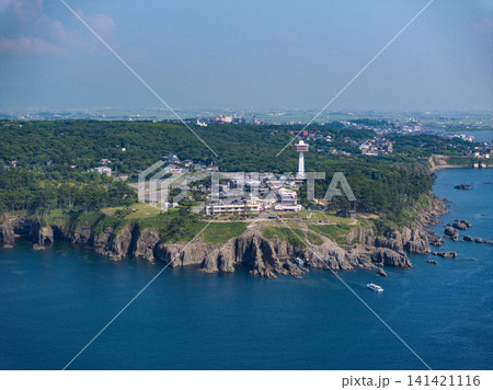 福井県・東尋坊を空撮した柱状節理の絶景と日本海 福井県・東尋坊を空撮した柱状節理の絶景と日本海 141421116