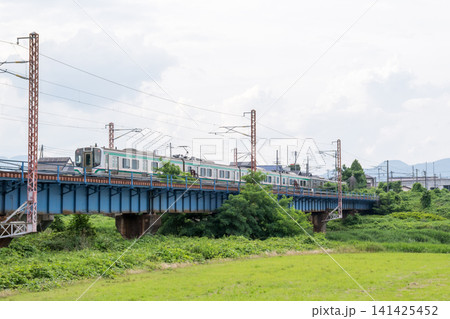 【東北本線】松川橋梁を通過する普通列車 【東北本線】松川橋梁を通過する普通列車 141425452
