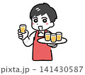 試飲の仕事＆赤いエプロンを着た笑顔の若い男性スタッフ(上半身) 141430587