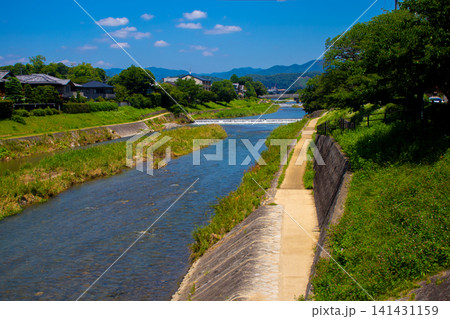 鴨川デルタ 賀茂川と高瀬川の合流地点で聖地巡礼の地 鴨川デルタ 賀茂川と高瀬川の合流地点で聖地巡礼の地 141431159