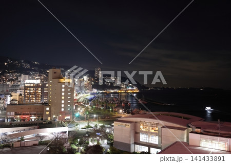 熱海のホテルから見た夜景 熱海のホテルから見た夜景 141433891