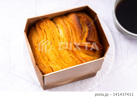 デニッシュ食パン 141437411