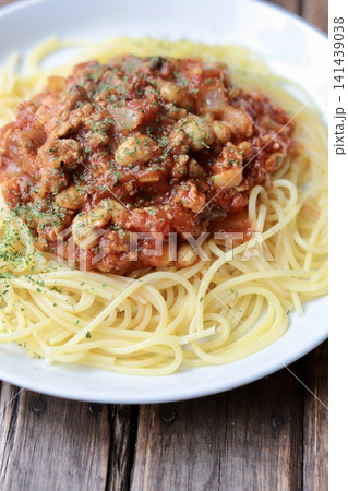 大豆とたっぷりキノコで作った自家製ミートソーススパゲティ 大豆とたっぷりキノコで作った自家製ミートソーススパゲティ 141439038