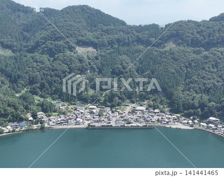 【空撮】奥琵琶湖パークウェイと菅浦の絶景夏風景 141441465