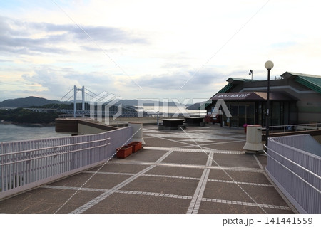 夕暮れの鷲羽山展望台にて(岡山県倉敷市) 夕暮れの鷲羽山展望台にて(岡山県倉敷市) 141441559