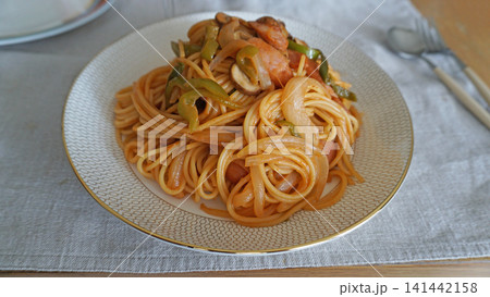 キノコと野菜のトマトパスタ 141442158