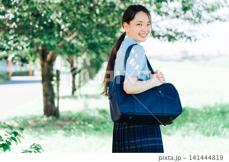 夏服の女子高生 夏服の女子高生 141444819