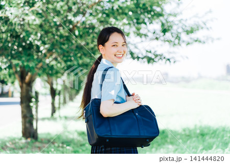 夏服の女子高生 夏服の女子高生 141444820