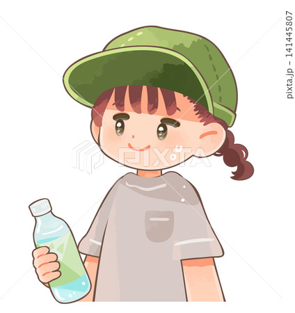 熱中症対策で帽子を被って飲み物を持つ子ども 熱中症対策で帽子を被って飲み物を持つ子ども 141445807