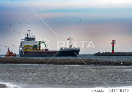 Large cargo ship 141446149