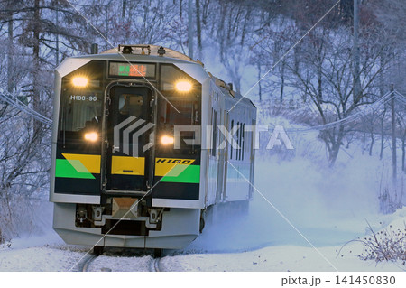 JR北海道のH100形気動車 141450830