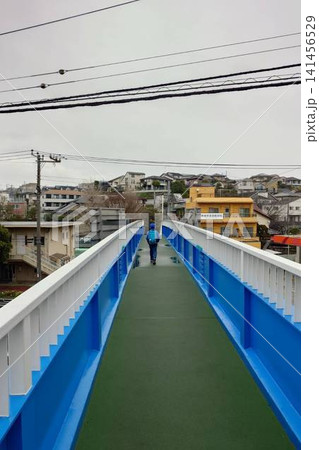 歩道橋から見た風景 141456529
