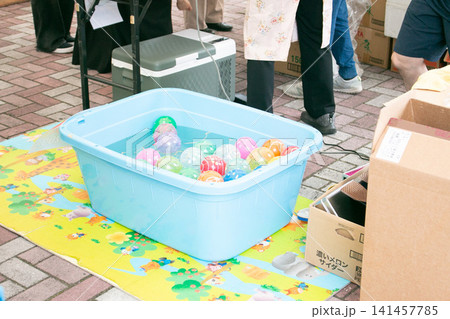 ヨーヨーを売る風景 ヨーヨーを売る風景 141457785
