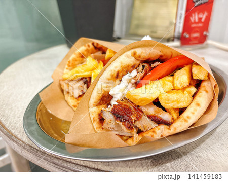 ギリシャ料理のギロピタ 本場のレストランで味わうランチ ギリシャ料理のギロピタ 本場のレストランで味わうランチ 141459183
