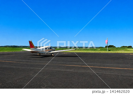 竜ヶ崎飛行場の小型機 竜ヶ崎飛行場の小型機 141462020