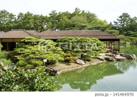 栗林公園の日本庭園 141464970
