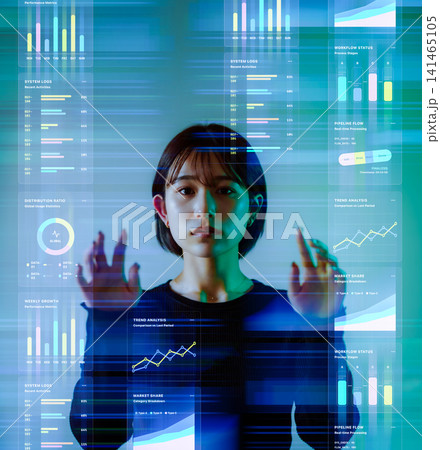 ホログラムを操作する女性、データ分析と未来予測 141465105