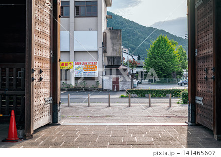 【#舞鶴】田辺城城門から望む新緑と山並みの風景 【#舞鶴】田辺城城門から望む新緑と山並みの風景 141465607