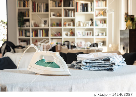 Domestic electric iron Domestic electric iron 141468087