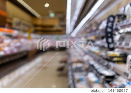スーパー店内の抽象的なぼけ背景 スーパー店内の抽象的なぼけ背景 141468937