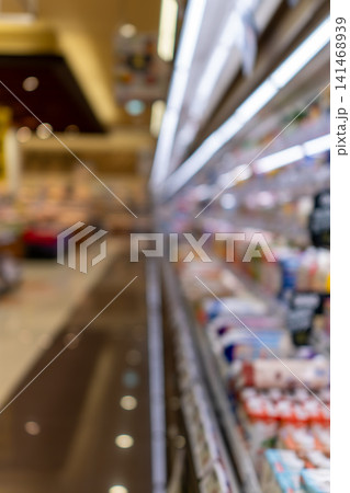 スーパー店内の抽象的なぼけ背景 スーパー店内の抽象的なぼけ背景 141468939