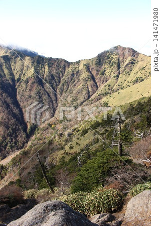 石鎚山 天狗岳 墓場尾根 南尖峰 最高峰 愛媛県 絶景 登山 バリエーションルート 絶壁 自然環境 石鎚山 天狗岳 墓場尾根 南尖峰 最高峰 愛媛県 絶景 登山 バリエーションルート 絶壁 自然環境 141471980