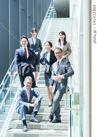 ビジネスパーソン　集合写真　ポートレート 141472804