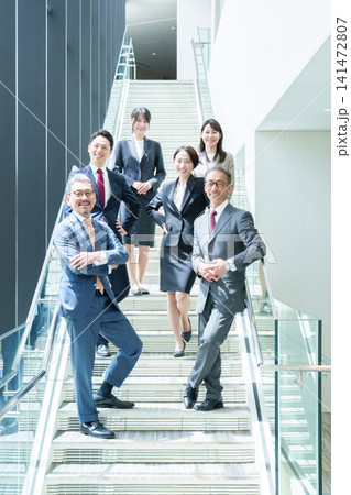 ビジネスパーソン 集合写真 ポートレート ビジネスパーソン 集合写真 ポートレート 141472807